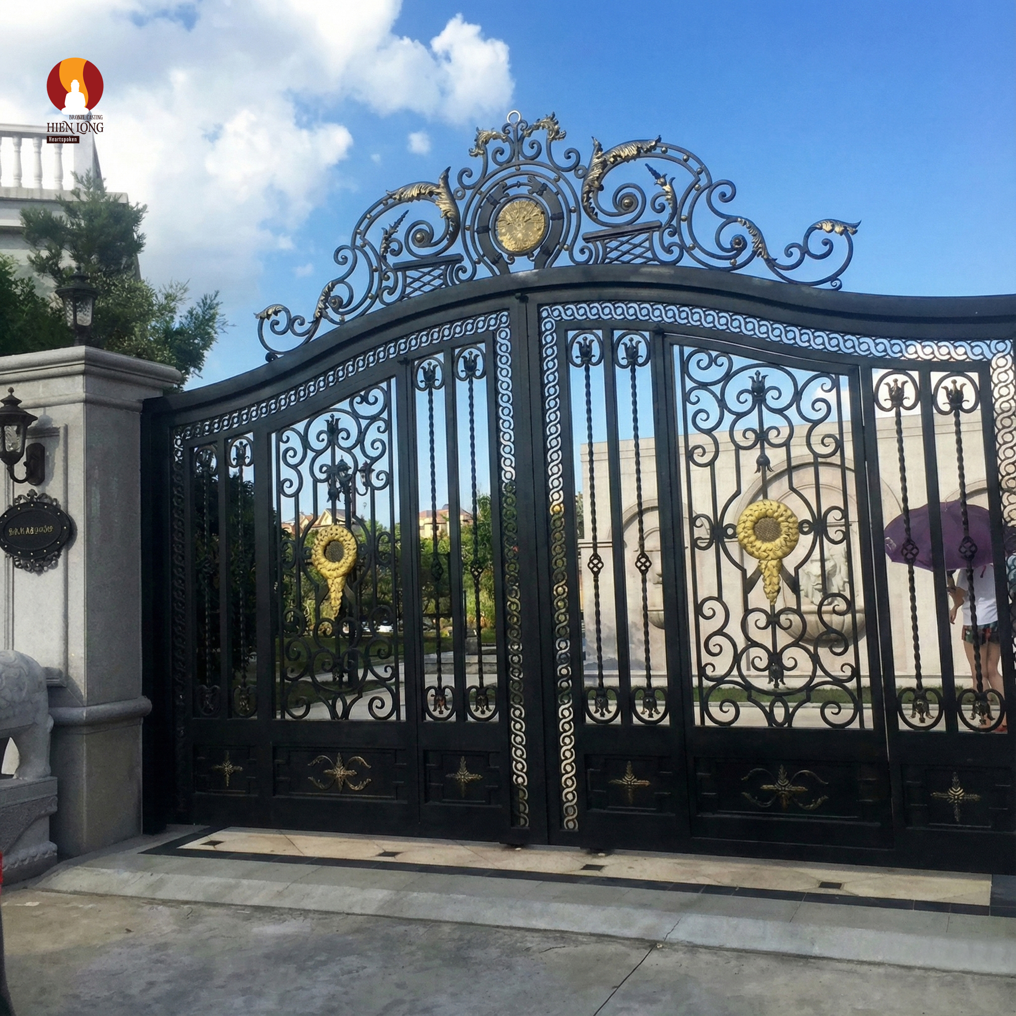 Kiệt Tác Cổng Đúc Châu Âu Cỡ Đại dành Cho Lâu Đài & Dinh Thự - Biểu Tượng Của Sự Thịnh Vượng Vĩnh Cửu