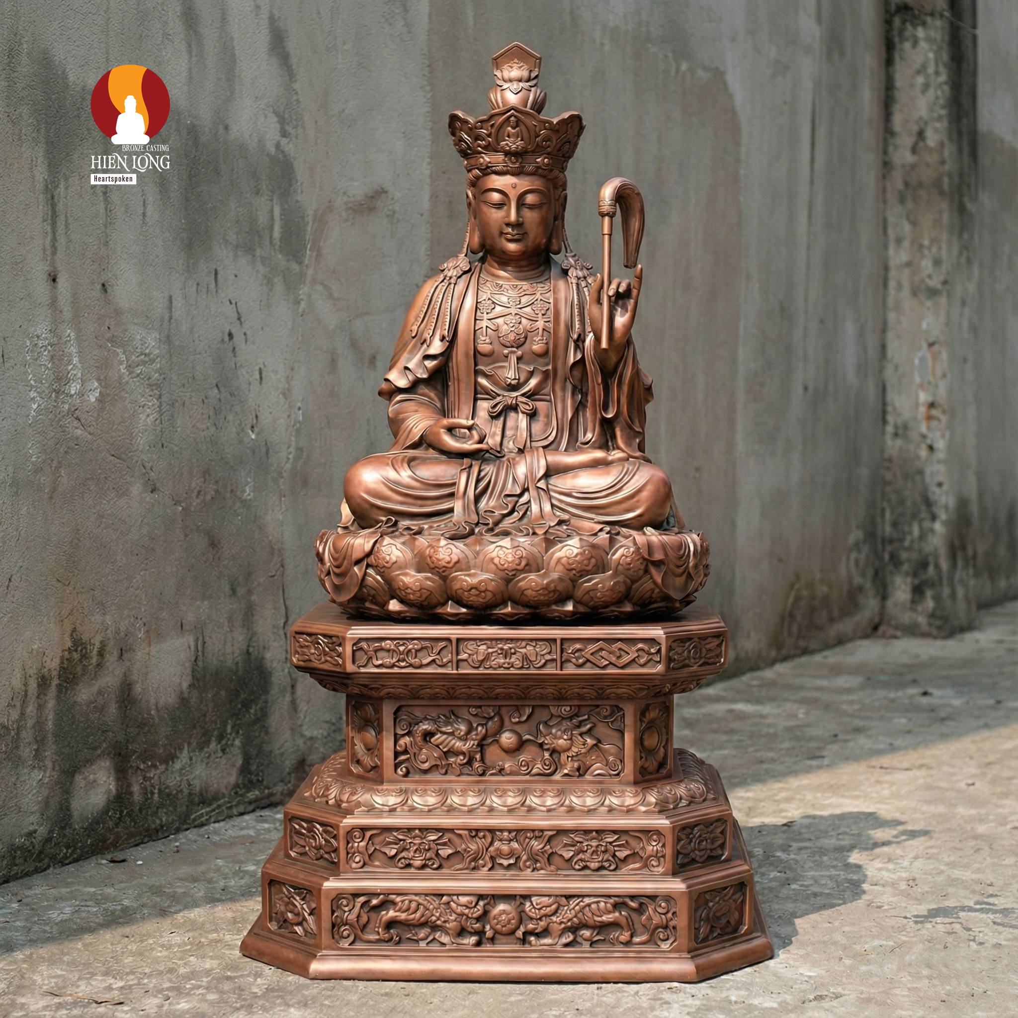 Tượng Phổ Hiền Bồ tát ngồi trên tòa sen mẫu thế kỷ 19 thờ trong chùa phủ sơn bảo vệ mẫu 1
