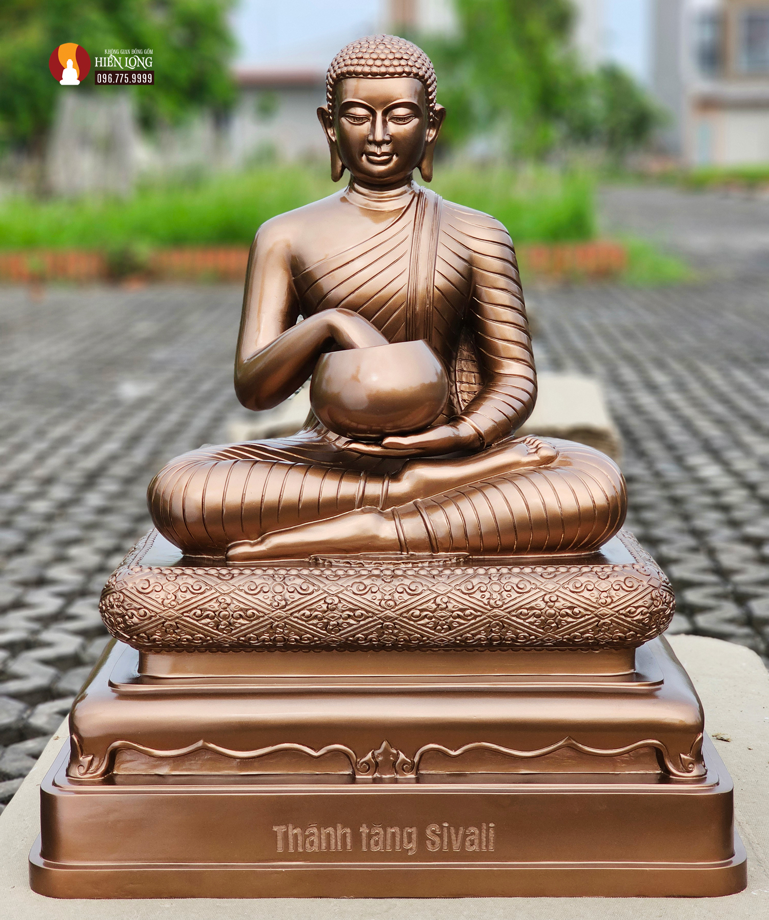 Tượng Thánh tăng Sivali ngồi thờ trong Chùa, điêu khắc thủ công
