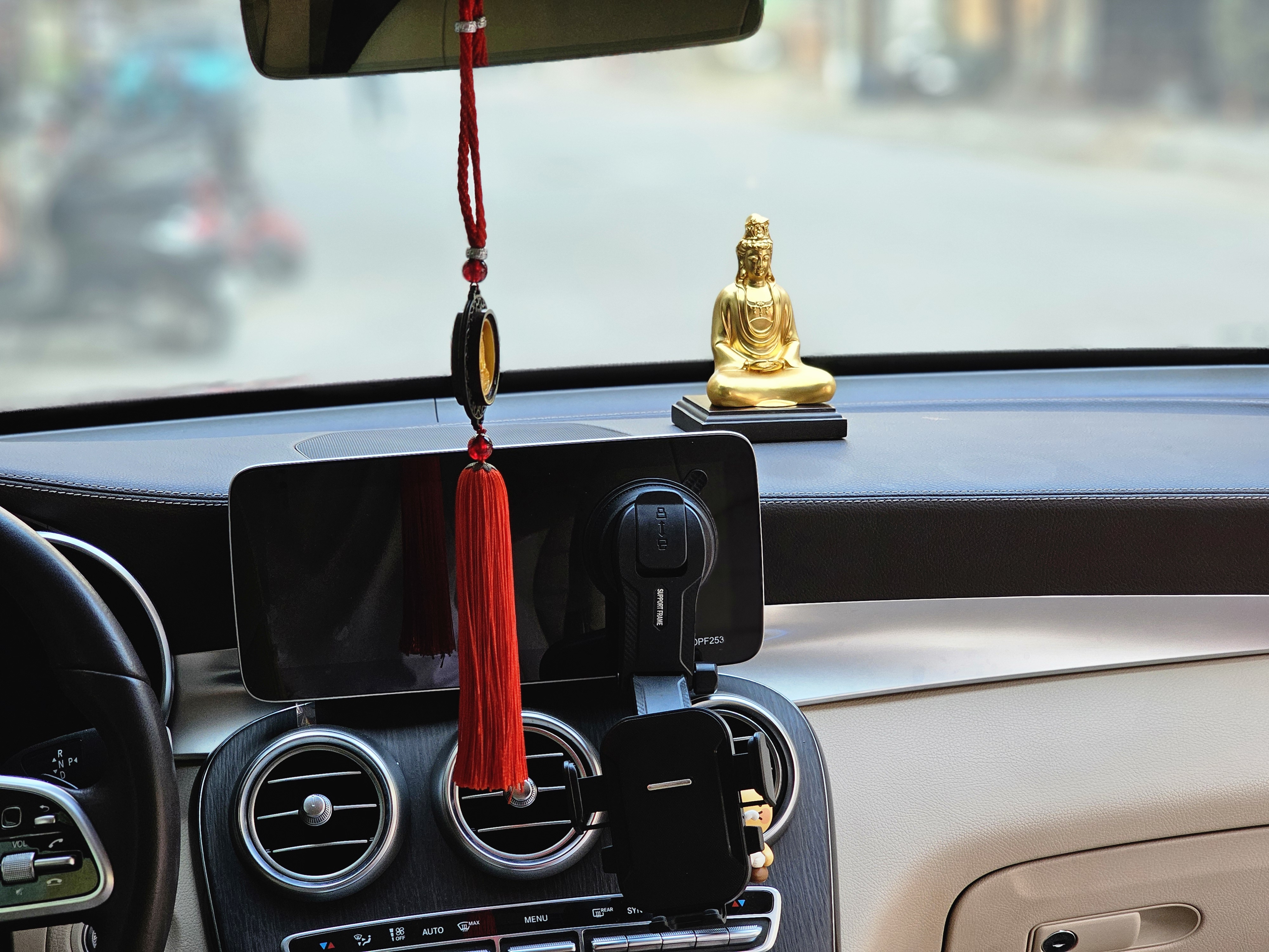 Tượng Phổ Bi Quán âm cao 11,5 cm mạ vàng 24k