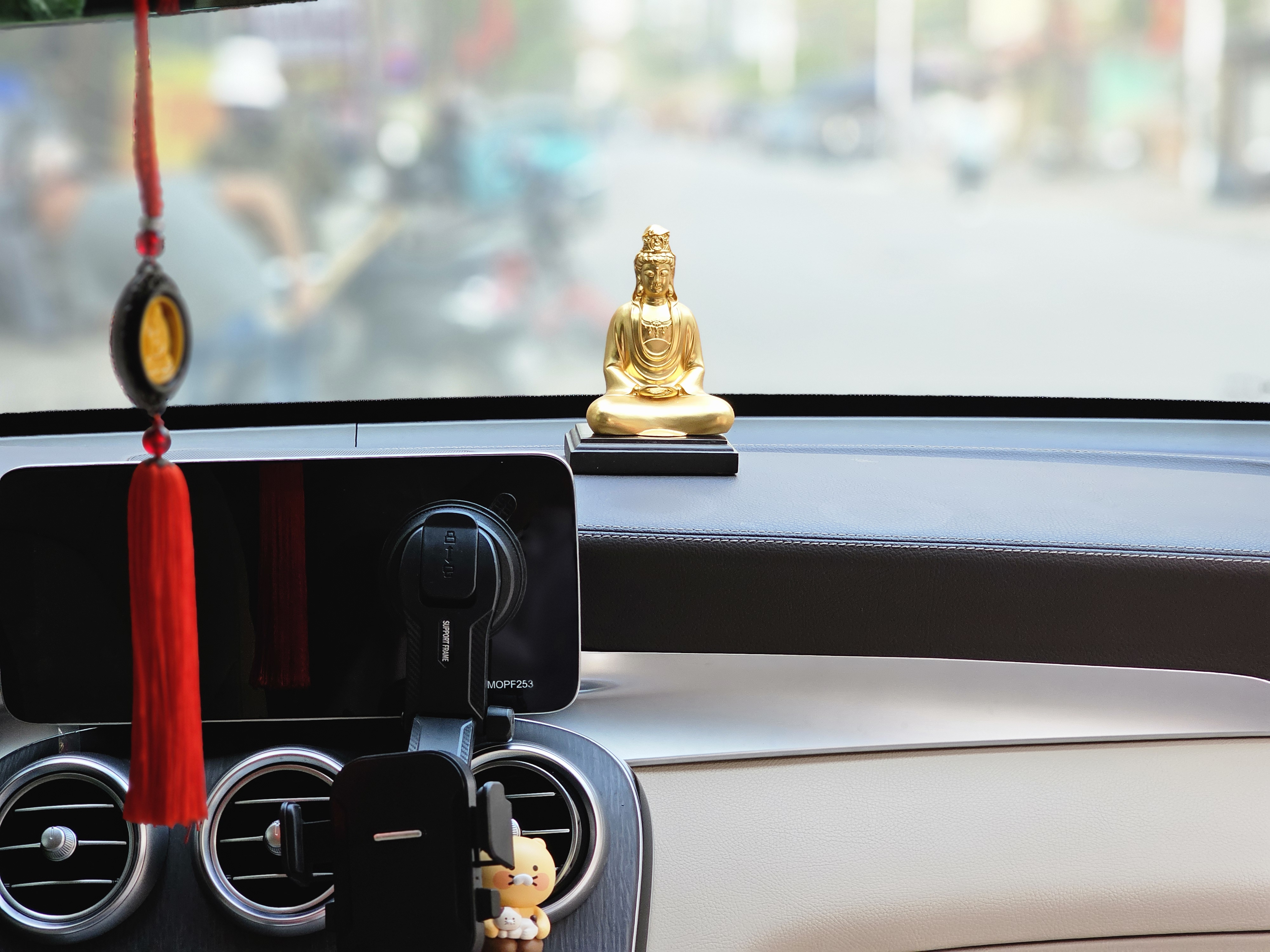 Tượng Phổ Bi Quán âm cao 11,5 cm mạ vàng 24k