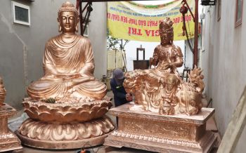 Mời đến Phân Xưởng 3 chiêm ngưỡng bộ tượng đồng đỏ Hoa Nghiêm Tam Thánh cao 2,62 mét
