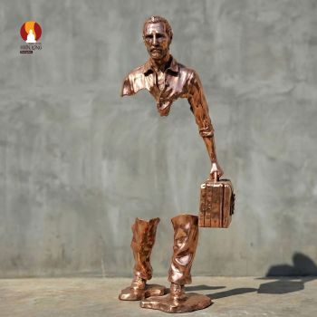 Lữ khách hư không - Biểu Tượng Của Sự Dấn Thân & Những Mảnh Ghép Cuộc Đời