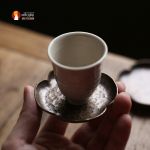 Đế lót tách trà đồng thau dáng hoa Thu Hải Đường, chạm khắc thủ công tinh xảo