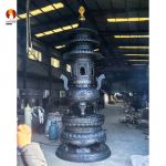 Lư hương bảo tháp nhiều tầng cỡ lớn đặt trước chính điện bằng đồng đỏ mẫu 1