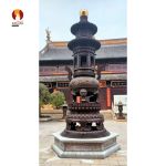Lư hương bảo tháp nhiều tầng cỡ lớn đặt trước chính điện bằng đồng đỏ mẫu 1