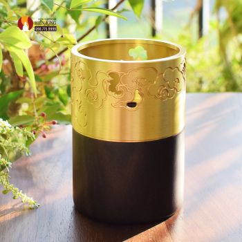 Ống cắm bút chất liệu gỗ hương viền đồng thau hoa văn mây phật giáo