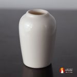 Ban thờ thu nhỏ đầy đủ 9 món để thờ: tượng mạ vàng 24k, ban thờ gỗ, lư hương, bình cắm hoa, chén nước, cốc đèn, trầm, nến