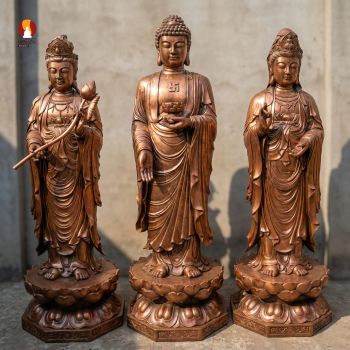 Bộ tượng Tây Phương Tam Thánh đứng thờ trong Chùa, đồng đỏ phủ sơn bảo vệ