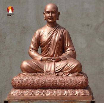 Tượng Kiều Đàm Di Mẫu ngồi thờ trong Chùa, đồng đỏ