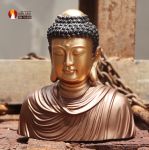 Tượng bán thân Phật Thích Ca trưng bày bàn làm việc, đồng đỏ phủ sơn bảo vệ