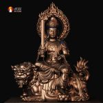 Tượng Văn thù Sư lợi Bồ tát ngồi trên Sư tử đồng đỏ thờ trong chùa phủ sơn bảo vệ