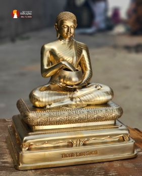 Tượng Thánh tăng Sivali ngồi thờ tại gia đình, đồng vàng để mộc